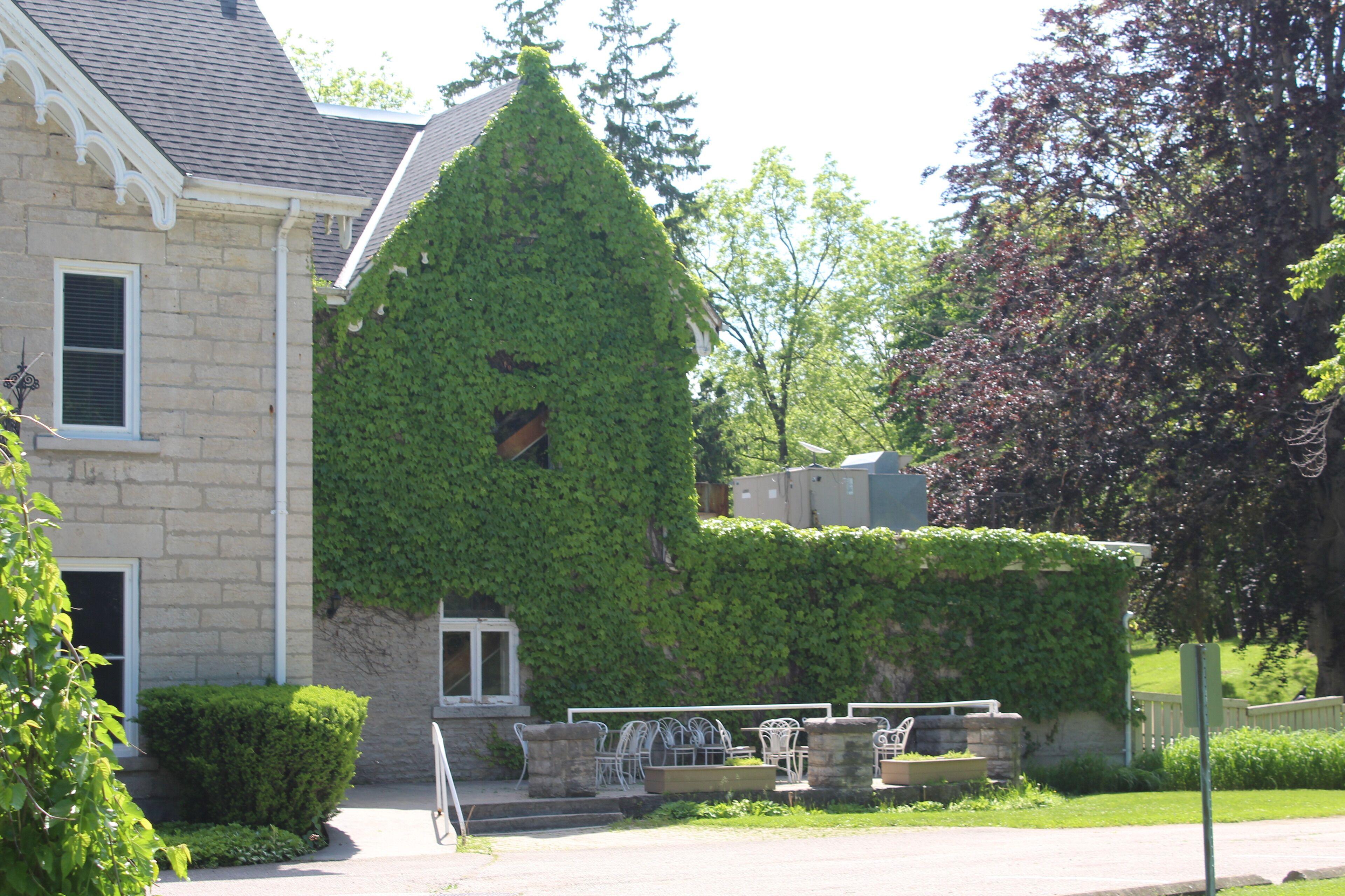 WESTOVER INN | ⋆⋆⋆ | SAINT MARYS, CANADA | SEASON DEALS FROM $107